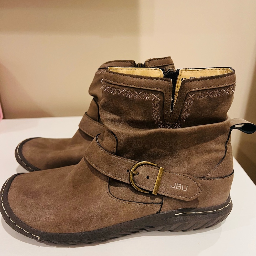 JBU by Jambi Womens Taupe Ankle Bootie Size 6